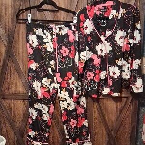 Elegant Floral Women's Pajama Set - Black, Pink, White